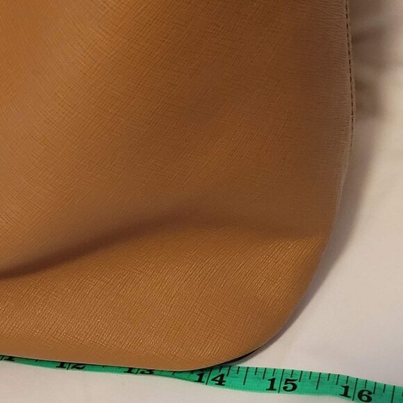 Michael Kors Brown Jet Set Travel Safiano handbag  NWOT - Picture 6 of 6